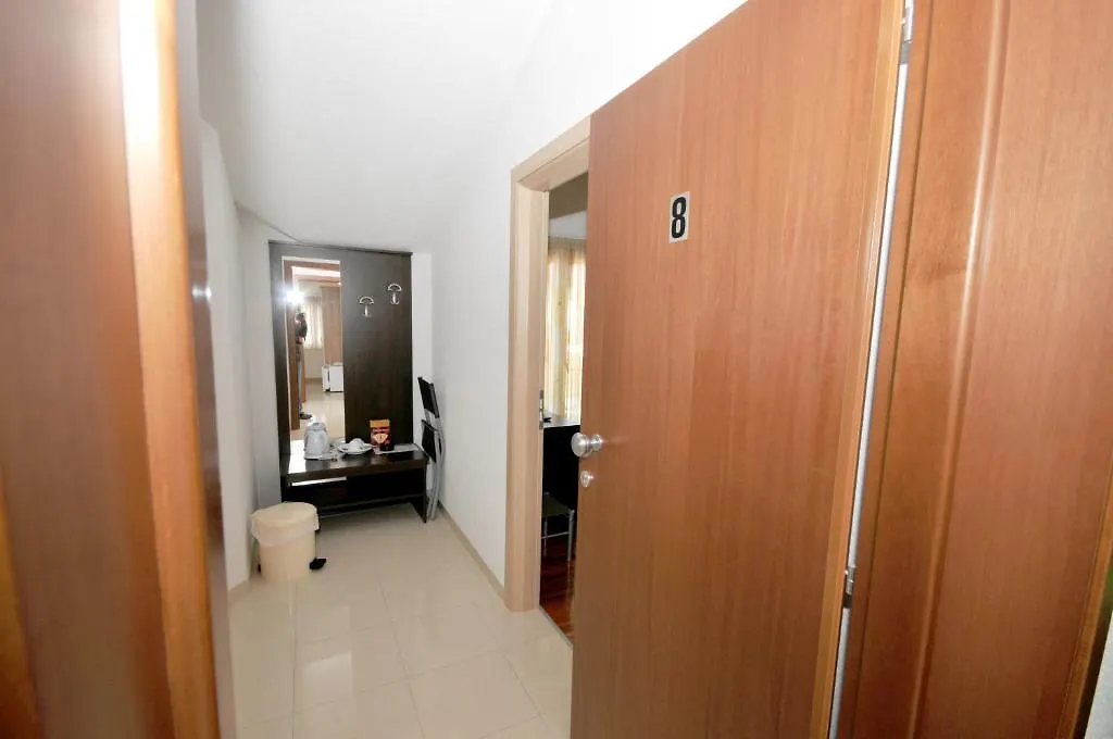 Apartments & Rooms Villa Maslina Trogir 4*,  Kroatien