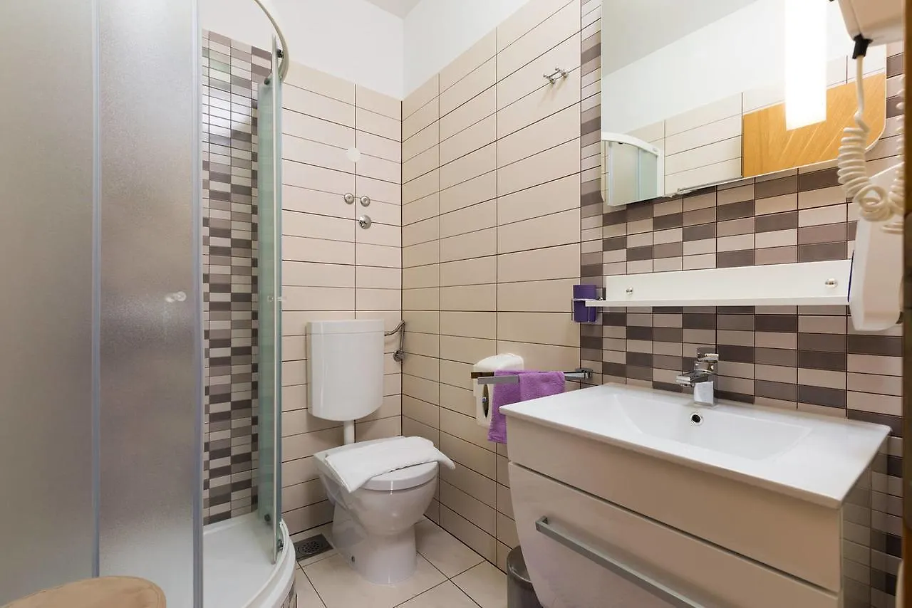 Apartments & Rooms Villa Maslina Trogir 4*,